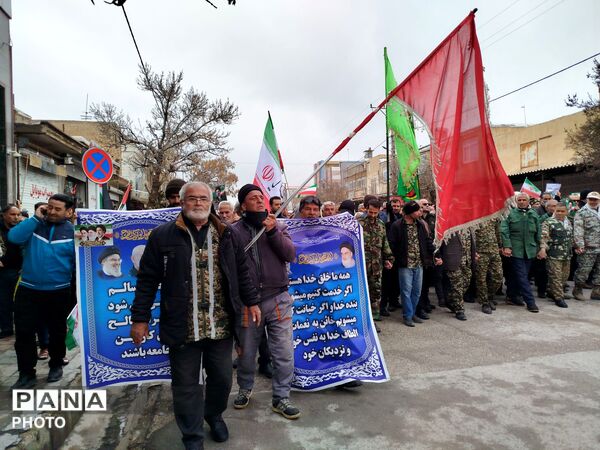 حضور پرشور‌ دانش آموزان در قدس امسال به یاد میناب 