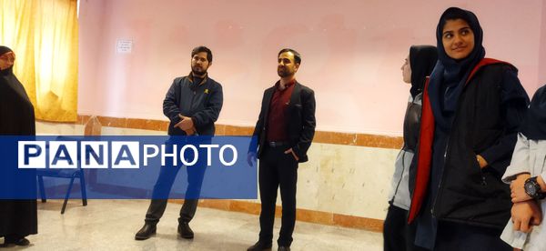 تعهد و تلاش دانش‌آموزان مدرسه انقلاب کوهدشت در فعالیت‌های مدرسه