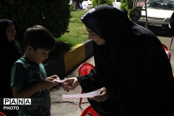 حضور چشمگیر دانش آموزان و فرهنگیان در موکب شهدای دانش آموز ورامین