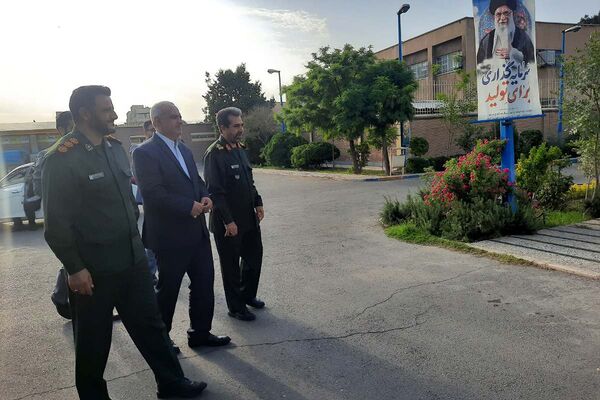 استقبال دانش‌آموزان پیشتاز از فرمانده سپاه استان تهران در اداره کل آموزش و پرورش شهرستانهای تهران