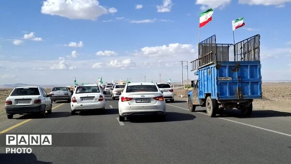 جلوه‌هایی از حرکت کاروان خودرویی بیعت با رهبر انقلاب در شهر کهک