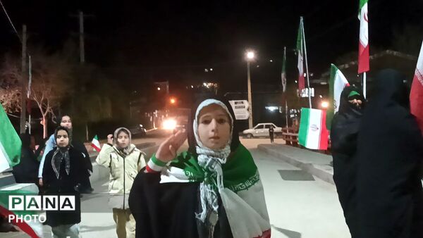 پنجاه و یک شب در کنار هم به عشق رهبر و وطن 
