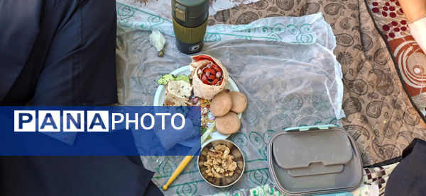 آیین صبحانه سالم در دبیرستان اخوان کریمی قم