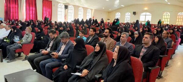 مراسم تکریم و نکوداشت مادران، همسران و فرزندان شهدا در شهرستان فلاورجان