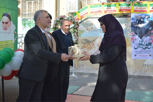 طنین زنگ انقلاب در بهارستان‌دو 