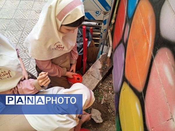 روز درختکاری متفاوت در دبستان ارمغان هستی ناحیه 3 کرج