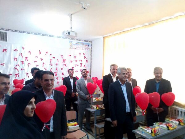 جشن شکوفه ها در دبستان فضیلت