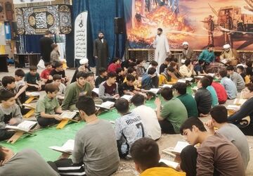 حضور دانش‌آموزان پیشتاز در آیین اعتکاف مسجد نبی(ص) طاق‌بستان