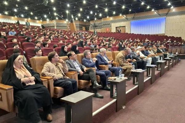 همایش طلایه‌داران دانش و بینش منطقه ۱۶
