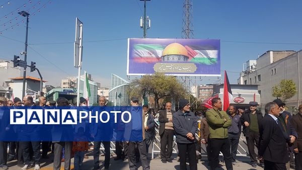 حضور پرشور و کوبنده مردم مشهد در راهپیمایی روز قدس