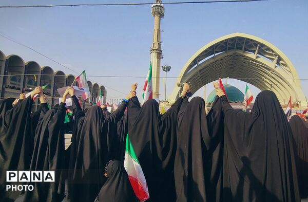 قاب ماندگار عشق؛ وداعی تاریخی در مصلی امام خمینی(ره)
