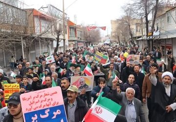 مردم فارسان در ۲۲ بهمن تجدید میثاق با انقلاب را فریاد زد