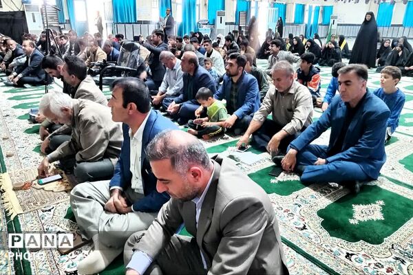 حضور پرشور فرهنگیان و دانش آموزان پیشتاز در نماز جمعه‌‌ بخش دیشموک