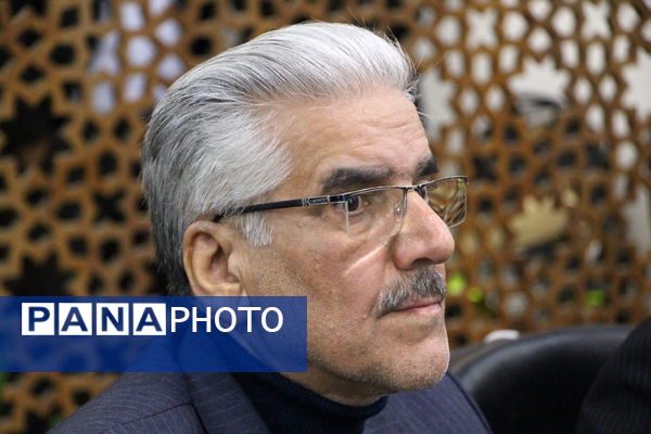 بازدید خبرنگاران از ایستگاهای اتوبوس شهری و حمل‌ونقل یزد