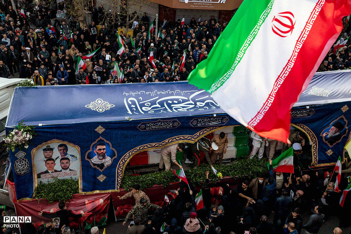 تشییع پیکر شهیدان لاریجانی، سلیمانی و شهدای ناوشکن دنا - 2