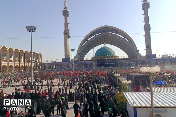 خروش اشک و حماسه در میعادگاه تهران