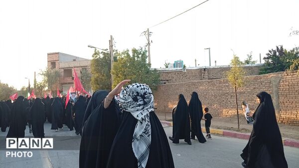 به تصویر کشیدن حماسه تشییع نمادین رهبر شهید در شهر میلاجرد
