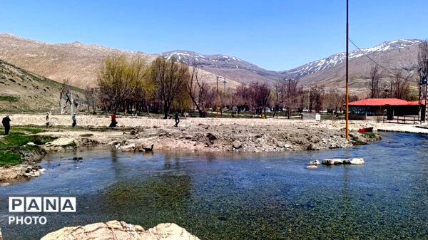 خنکی چشمه دیمه کوهرنگ روح را نوازش می‌دهد