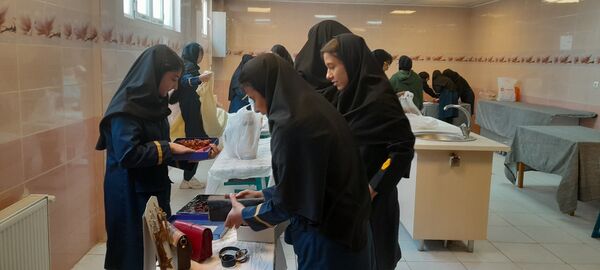 جشنواره نوجوان خوارزمی تلفیقی از علم و عمل در دبیرستان استعدادهای درخشان فرزانگان ملارد