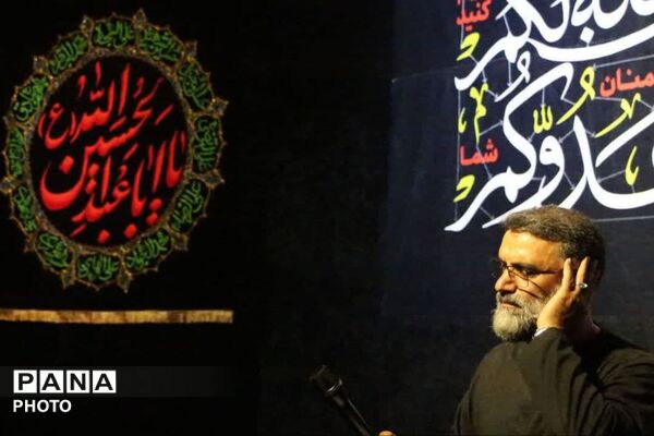هشتمین شب سوگ حسینی در مسجد سیدالساجدین