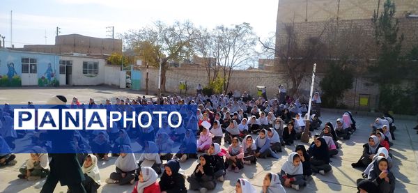 تقدیر از برترین‌های دبستان شهید نجفی فدافن 