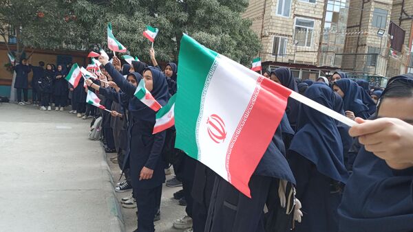 آیین بازگشایی مدارس و استقبال از دانش آموزان در دبیرستان میرزا جعفر سروقد ناحیه یک مشهد