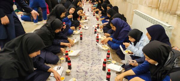 لحظات به یاد ماندنی افطار این‌بار در آموزشگاه فدک شهرستان بن 