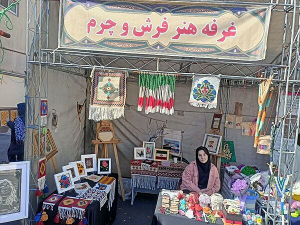 بازارچه مشاغل در هنرستان سمیه 