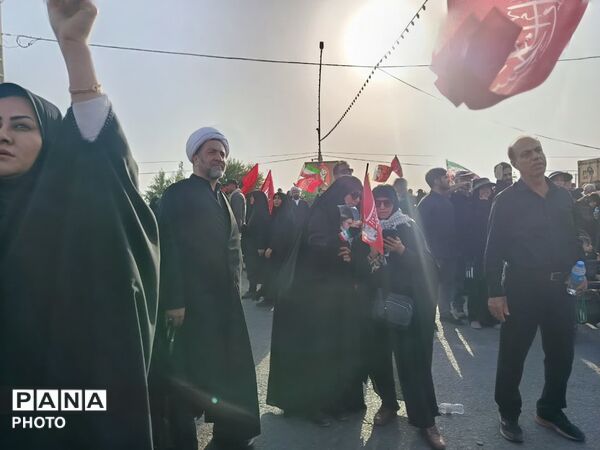 تلاقی دریای سرخ و سیاه مردم در حماسه وداع با قائد امت