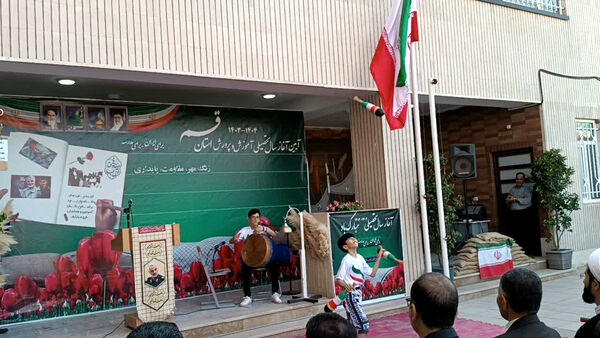 نواخته شدن زنگ آغاز سال تحصیلی در مدرسه زمان‌زاده شهر قنوات