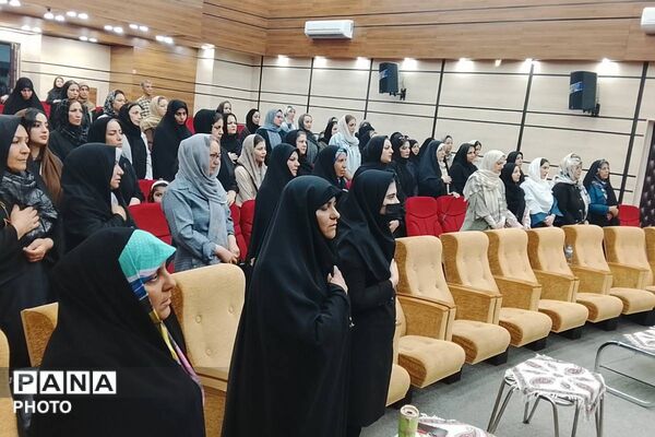 نشست اولیا و مربیان پایه‌های هفتم و هشتم دبیرستان پویندگان