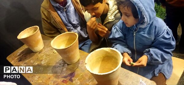 حضور شبانه شهروندان ساوجبلاغ در مسیر راهپیمایی شبانه