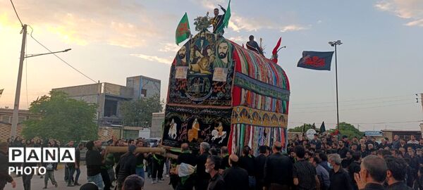 شکوهِ سوگ در پناهِ قدمگاه علی (ع)؛ نخل‌گردانی، بازخوانیِ پیوندِ عشق و ارادت