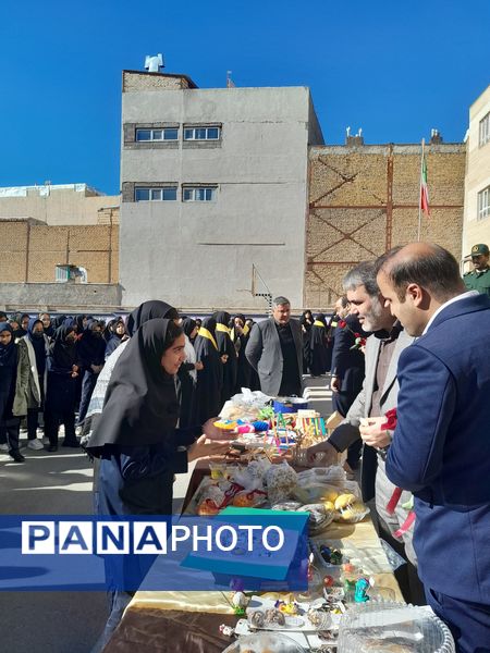 نغمه‌ای از دل تاریخ در آسمان امید