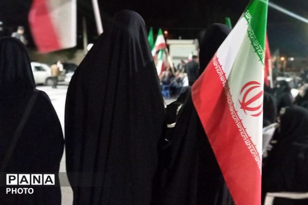 مردم بن میدان حماسه را خالی نمی‌کنند 