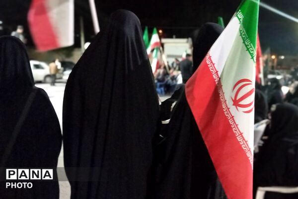 مردم بن میدان حماسه را خالی نمی‌کنند 