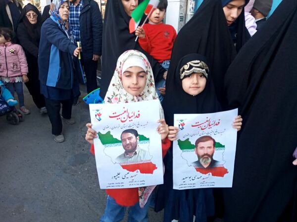 خیرش عظیم ملت یکپارچه ایران علیه عناصر تخریبگر و تروریست مسلح در مشهد مقدس