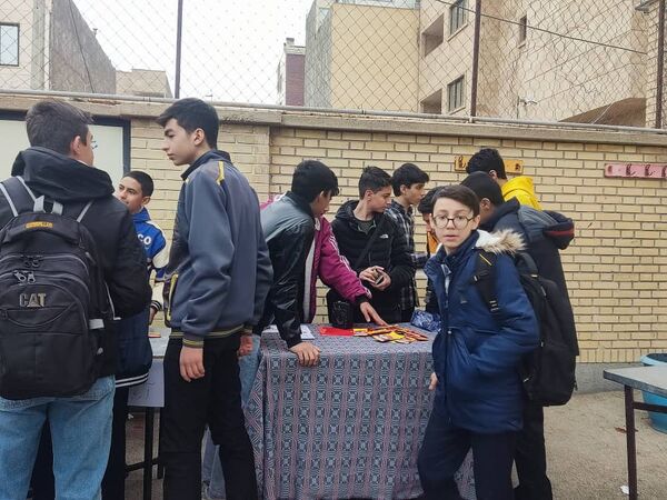 برپایی بازارچه دانش‌آموزی به‌مناسبت عید مبعث 