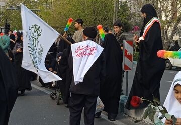 چهلم شهداى میناب در خیابان حجاب