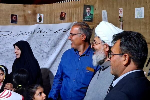 بازدید امام جمعه و شهردار کاشمر از موکب بسیج دانش آموزی و فرهنگیان 