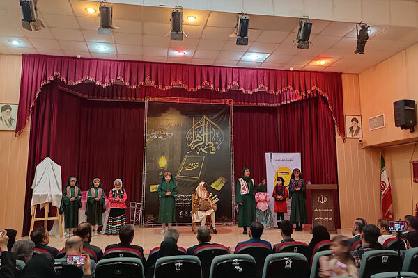 محفل شعرخوانی و رونمایی کتاب در اسلامشهر 