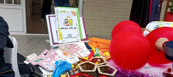جشنواره کیک و دسر در دبیرستان کوثر فرهنگیان 