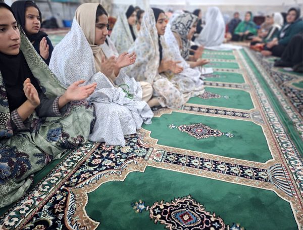 مراسم اعتکاف دانش آموزی آموزشگاه مریم سنگان شهرستان رشتخوار