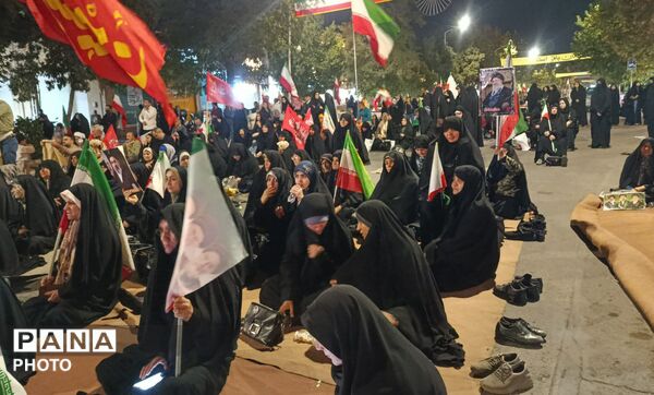 اجتماعات شبانه در حسینیه امام خمینی(ره) نیشابور به یاد رهبر شهید