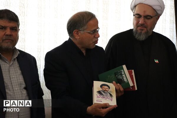 بزرگداشت شهید امیر علی الوندی در یادواره خانگی خادمین شهدای غریب اسارت 