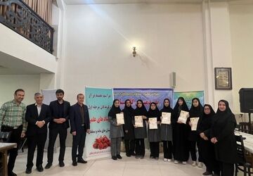 تجلیل از معاونین و مربیان پرورشی نمونه آشخانه