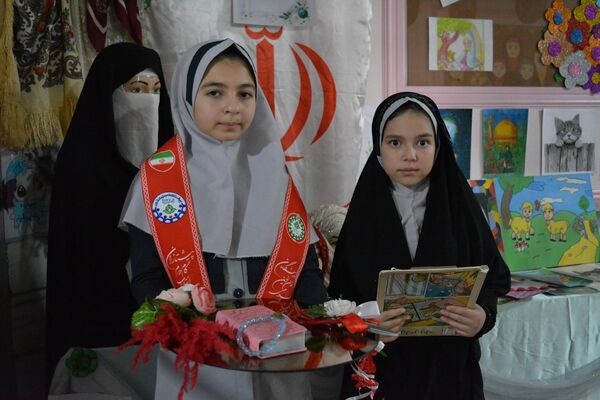 افتتاحیه طرح  «ایرانمون» در مدرسه شهدای گمنام بهارستان‌دو