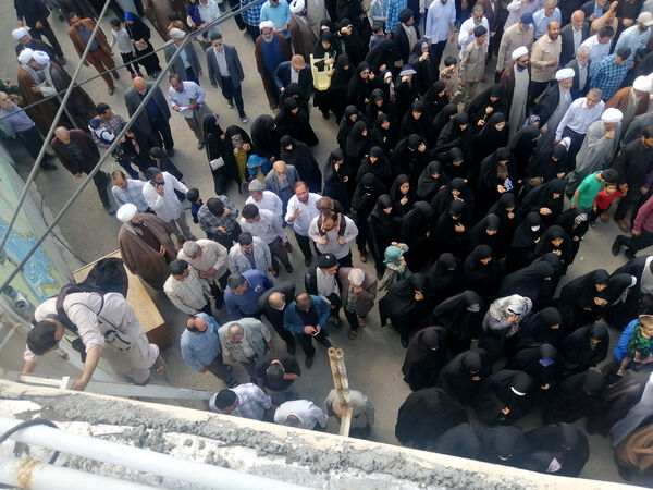 راهپیمایی نمازگزاران جمعه قم در حمایت از عملیات وعده صادق و طرح نور