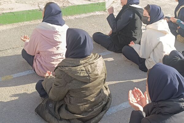 مراسم جشن میلاد امام زمان (عج) در دبیرستان مهر نیشابور 