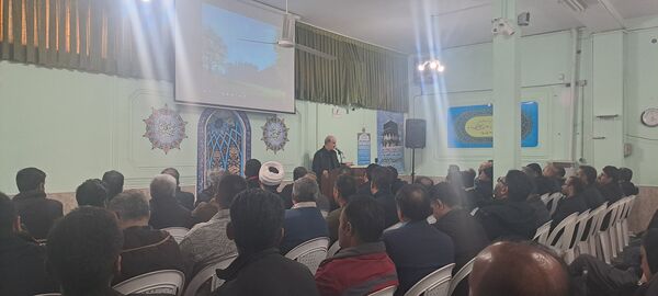 جلسه آموزش خانواده ویژه والدین پایه‌های دهم و یازدهم در دبیرستان شاهد ابوذر غفاری 